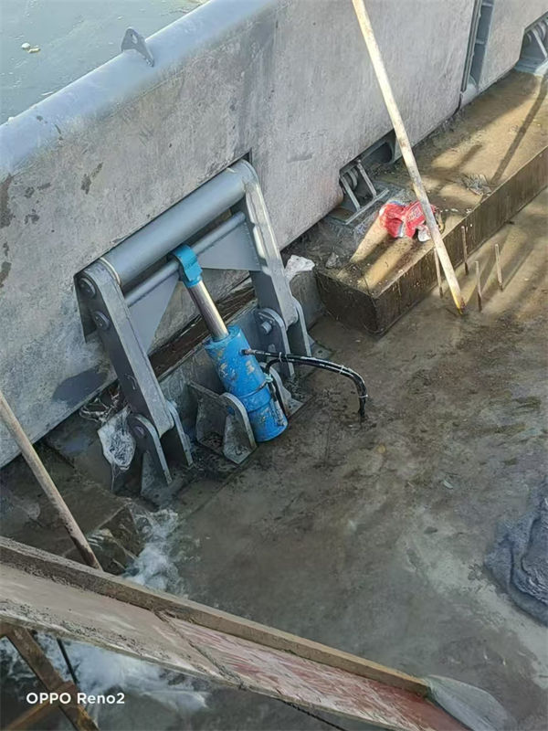 钢坝闸门_景观钢闸门源头厂家经验丰富