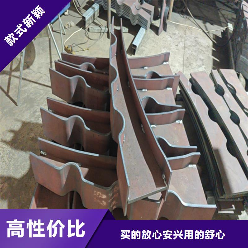 公路防撞護(hù)欄規(guī)格安裝經(jīng)驗(yàn)豐富品質(zhì)可靠