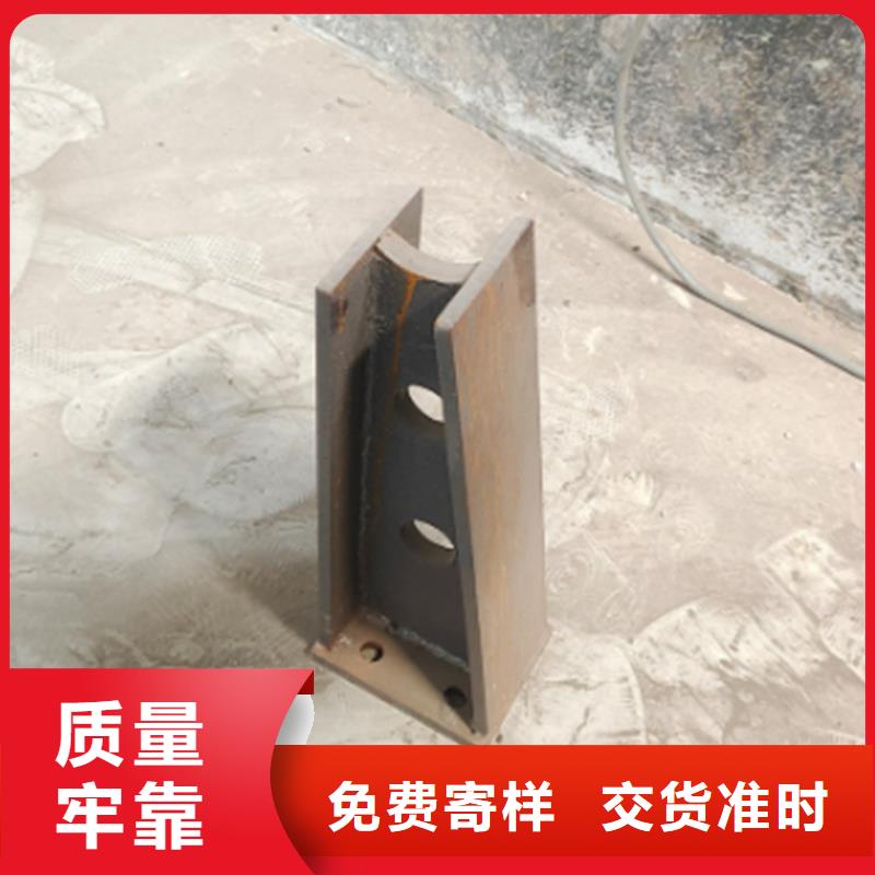 防撞護欄廠家聯(lián)系電話制造廠商嚴格把控每一處細節(jié)