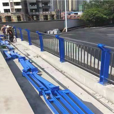 道路橋梁防撞護欄報價多少錢一米[本地]制造商