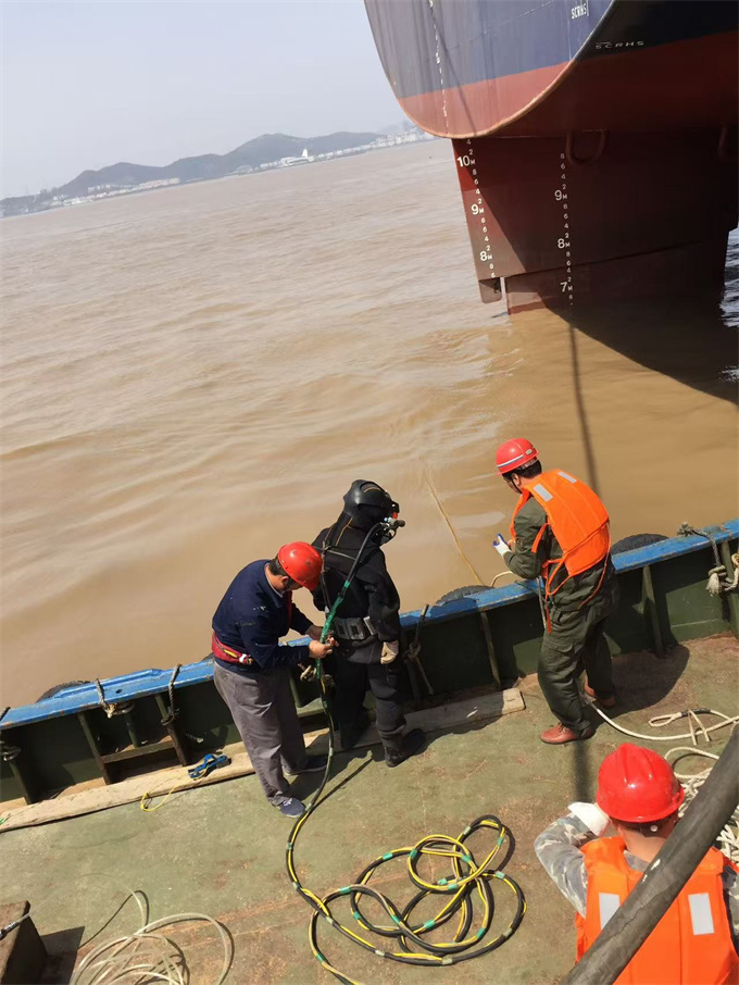 當地潛水員施工隊<市政管道水下封堵>-要求