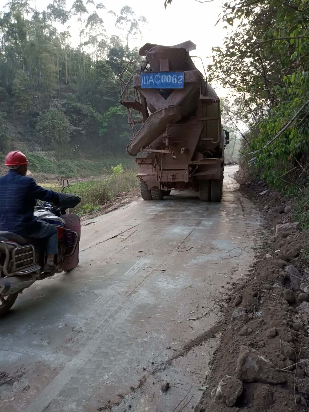 土壤固化劑沙土固化劑產地直供