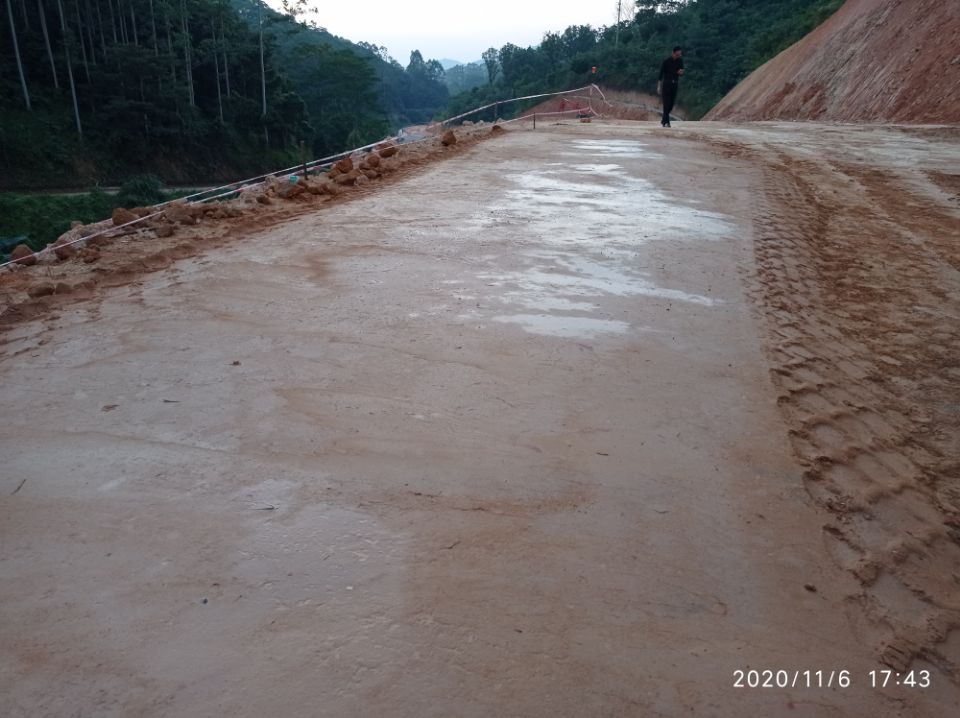 沙漠沙土固化劑修路沙土固化劑現貨直供